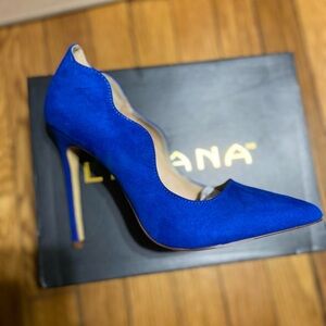 COPY - New Fuchsia Heels Sz 8 by Liliana